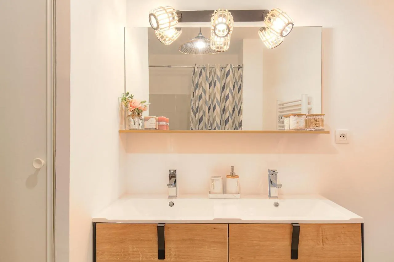 Appartement Le Louis D'Or -Acces Facile Gare/Eurexpo/Aeoroport à Villeurbanne